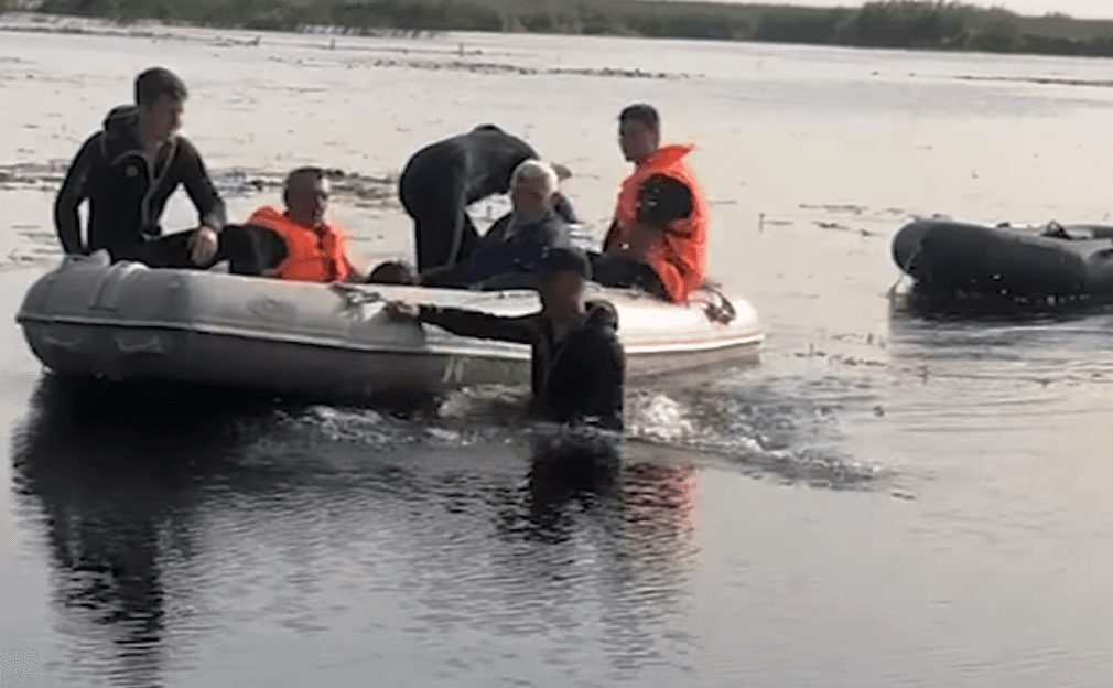 Рибалку на гумовому човні віднесло в Київське море (ВІДЕО)