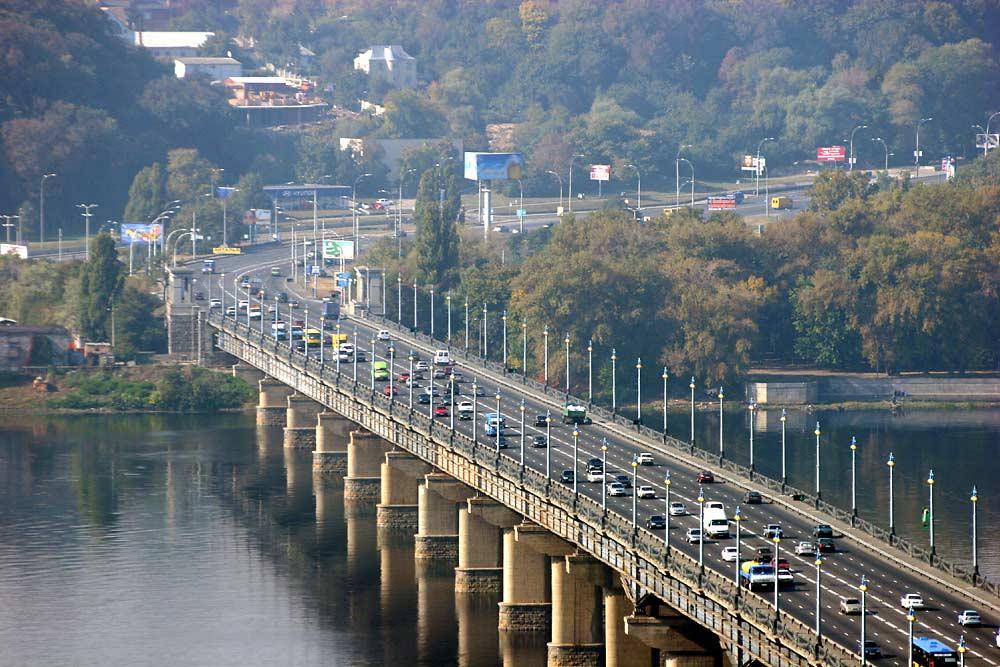 У Кличка просять патрульних прискіпливіше контролювати рух мостом Патона