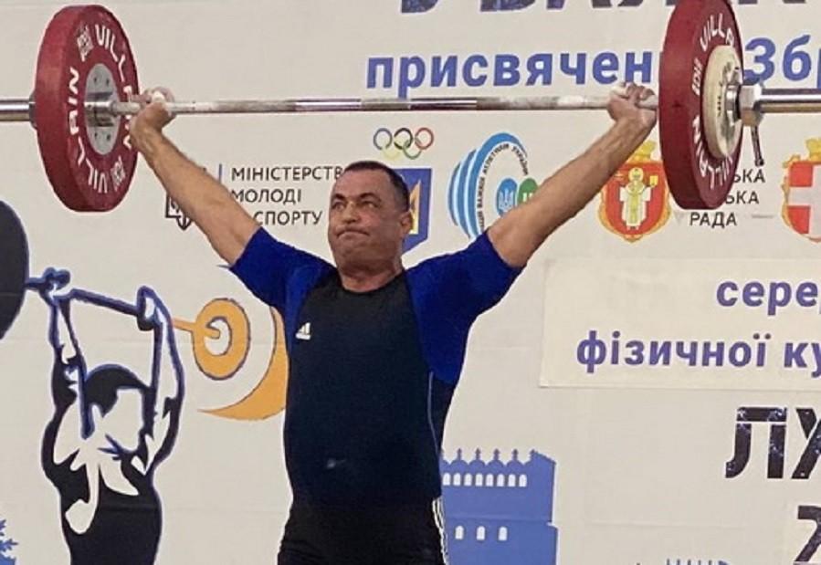 Киянин став рекордсменом на чемпіонаті України з важкої атлетики серед ветеранів спорту