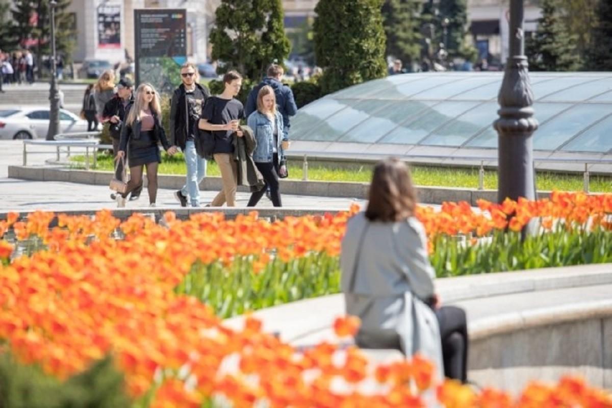 Події вікенду: кияни реагують на закон про мобілізацію, на Київщині горів будинок культури, святкування перемоги Усика над Ф’юрі