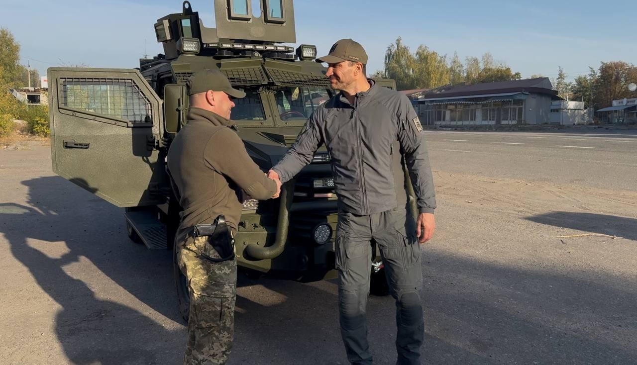 Володимир Кличко привіз на Донецький напрямок “подарунки” бійцям трьох бригад