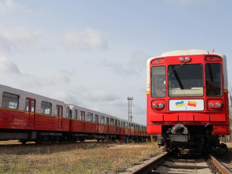 Київ переплатив у 6,3 рази за доставку подарованих метровагонів з Польщі – Держаудитслужба