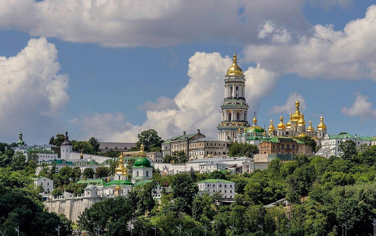 У Києво-Печерській лаврі відкрилася виставка, що розповідає про страждання Бахмута